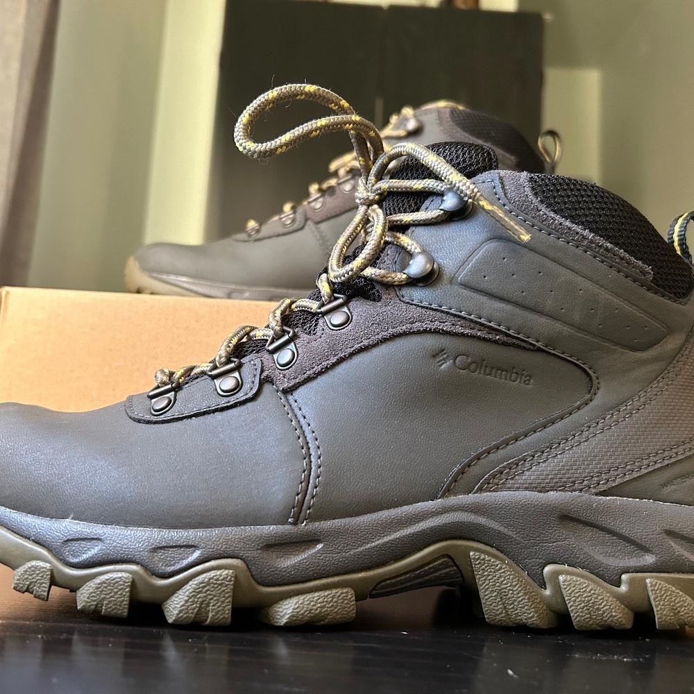 Columbia Men’s Newton Ridge Boots Size 8.5 Wide